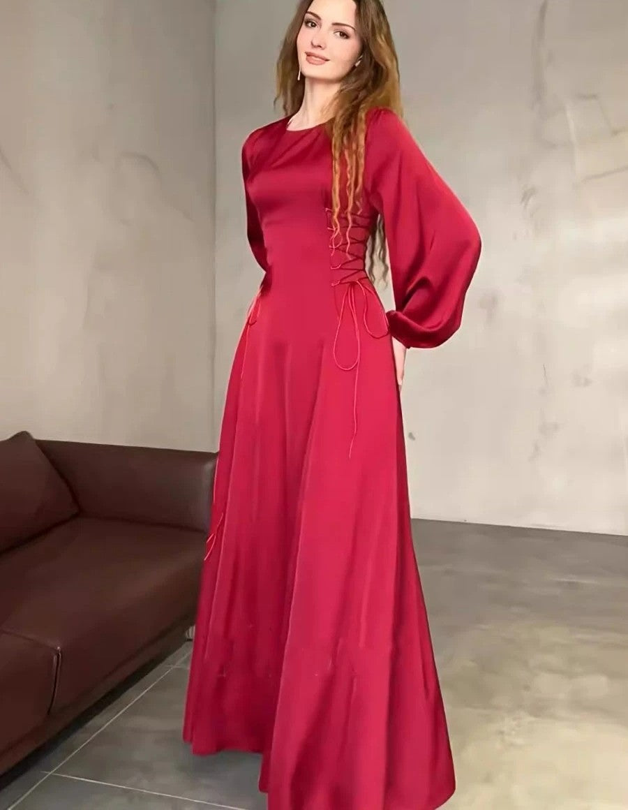 Kira - Kleid mit Rundhalsausschnitt und Spitze