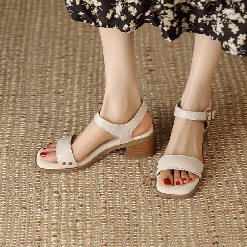 Quadratische Damen-Sandalen mit breitem Absatz und verstellbarem Riemen - Mireille