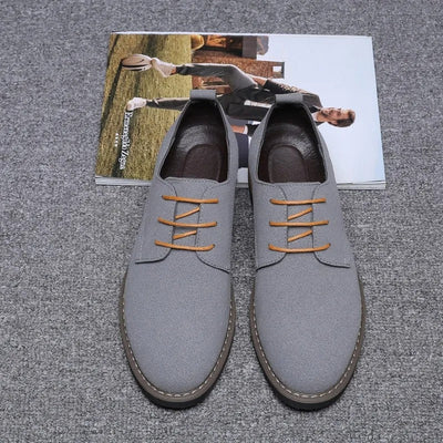 Herrenschuhe aus Wildleder im klassischen britischen Stil - Hugo