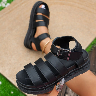 Damen Sandalen aus Kunstleder mit mehreren Riemen und lässigem Plateau - Estela