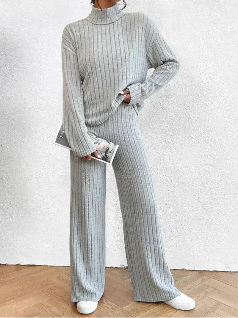 Eve - Strickhose und Rollkragenpullover für Frauen