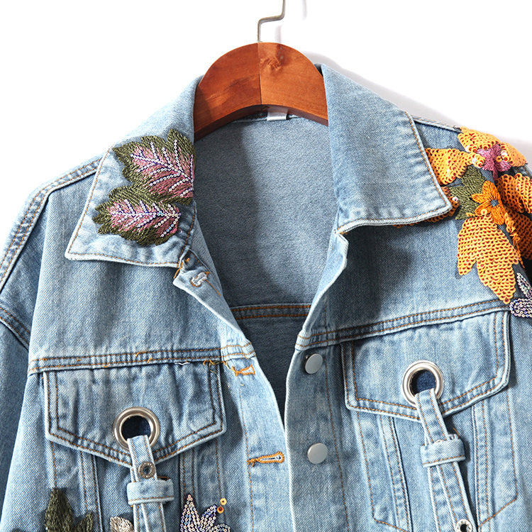 Julie - Denim-Jacke mit Blumenstickereien und Pailletten