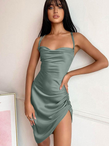 Evelin - Eng anliegendes Kleid aus Satin