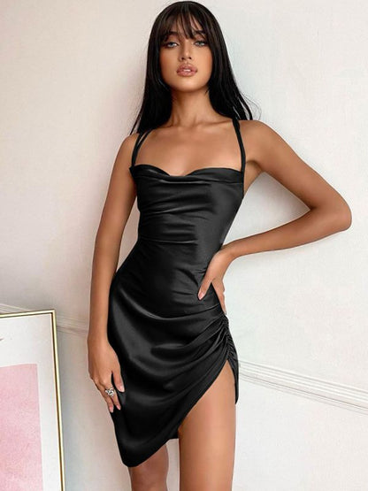 Evelin - Eng anliegendes Kleid aus Satin