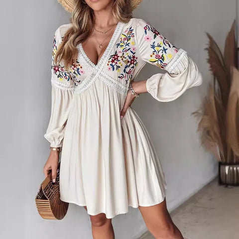 Scarlett - Bohème kurzes Kleid mit Blumen