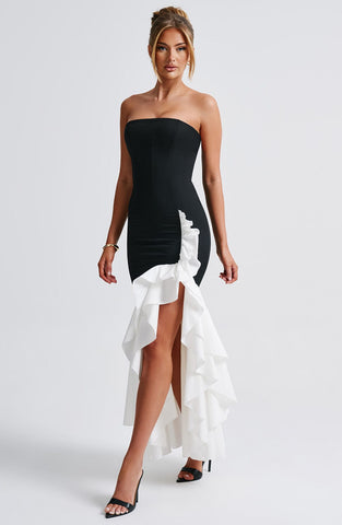 Darlene - Stilvolles trägerloses Kleid mit Seitenschlitz