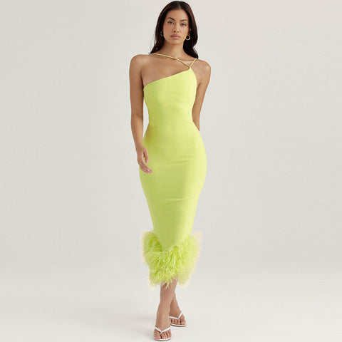 Angelina - Asymmetrisches, rückenfreies Slim-Fit-Kleid