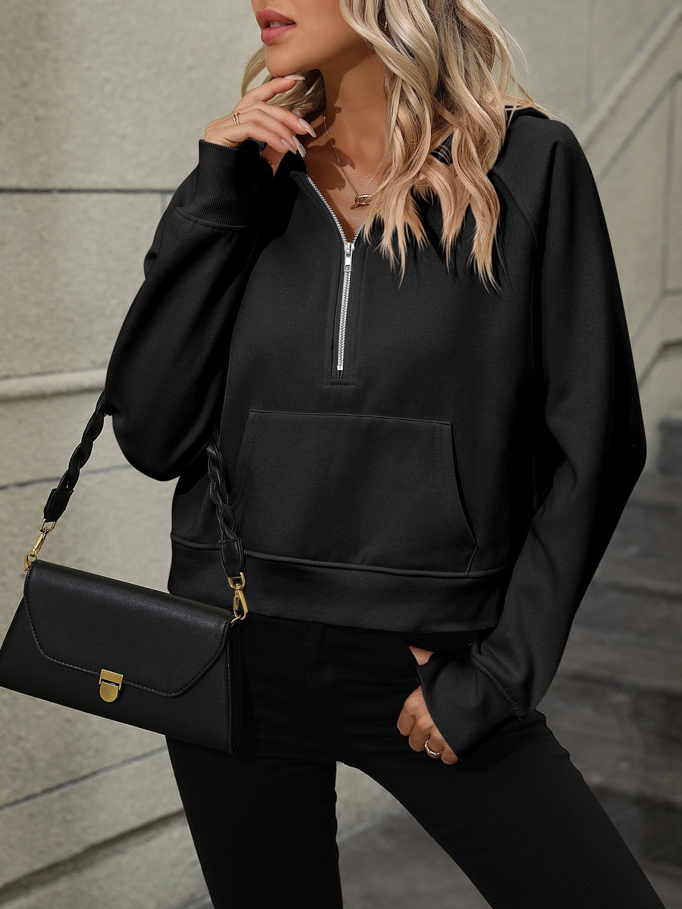 Monica - Einfacher und stylischer Winter Hoodie