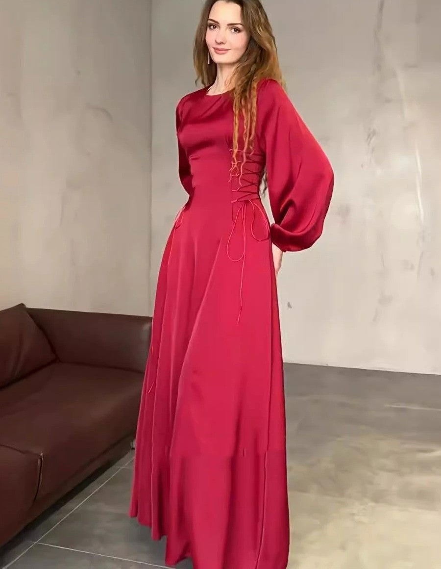 Kira - Kleid mit Rundhalsausschnitt und Spitze