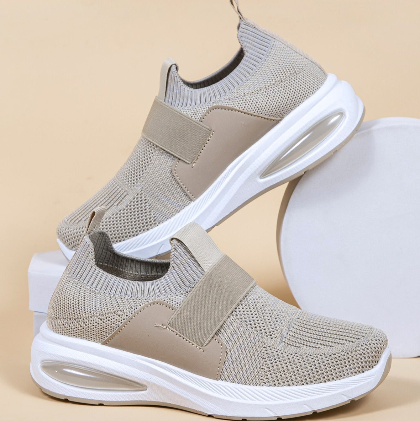 Atmungsaktive Slipper aus Stoff für Damen - Noelia