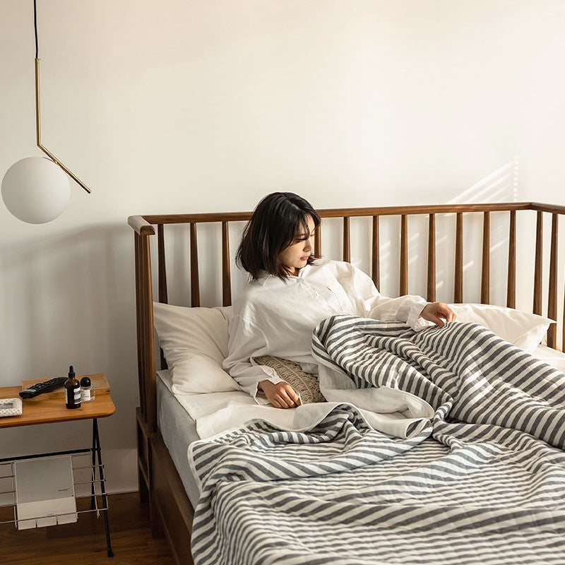 Gestreifte leichte Sommerbettdecke