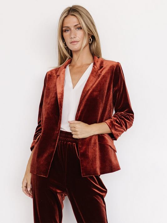 Fyna - Damenblazer aus Velours mit Revers und Taschen