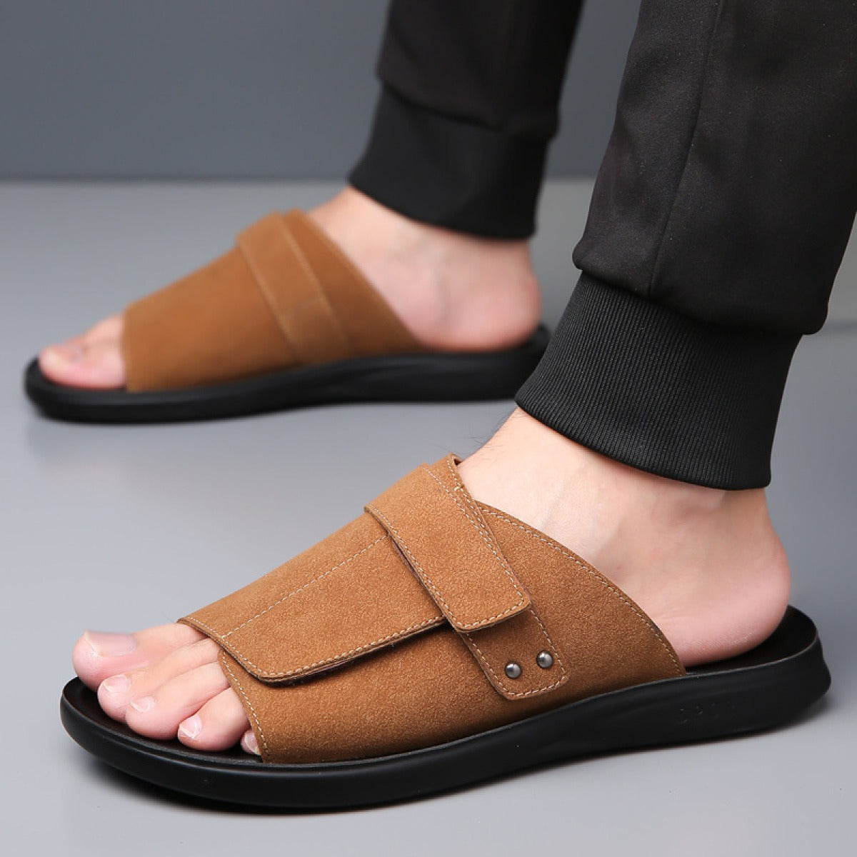 Herren-Sandalen aus Spaltleder mit offener Spitze und breitem Riemen - Jose