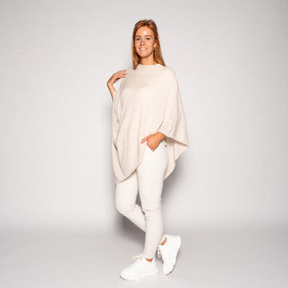 Mery - Modischer Poncho mit Asymmetrie