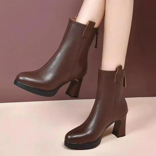 Itzy - Elegante Stiefel mit hohen Absätzen und spitzer Spitze